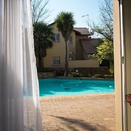 Elizabeth Lodge Boksburg Exterior photo